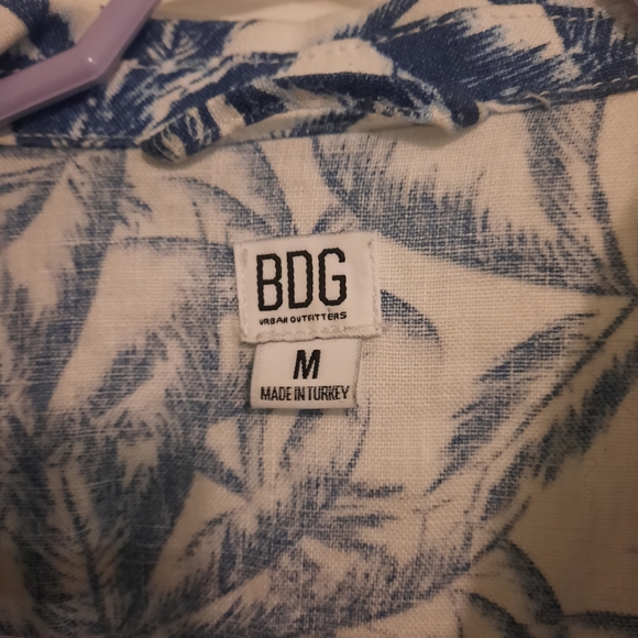 Cropped button up/tie linen shirt - Picture 3 of 5